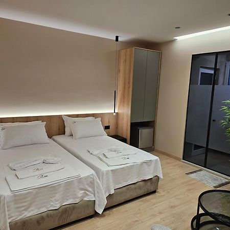 Albi Apartment Tirana Buitenkant foto