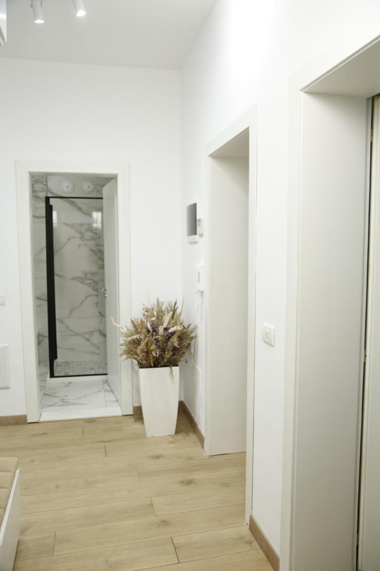 Albi Apartment Tirana Buitenkant foto