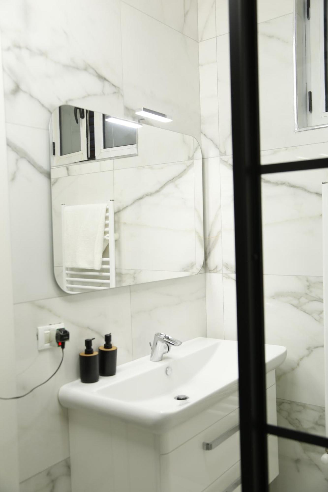 Albi Apartment Tirana Buitenkant foto